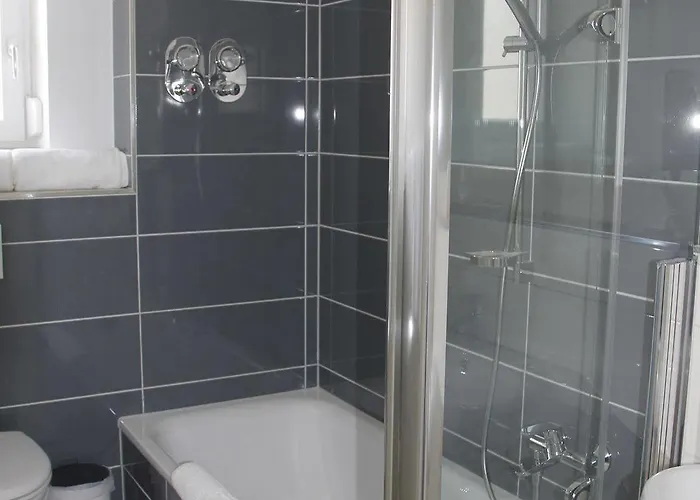 Victoria Living 酒店 3*